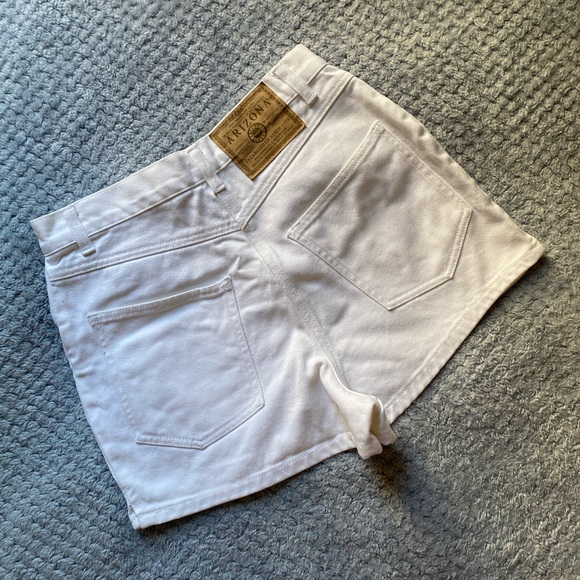 Arizona High-Rise White Denim Shorts - Picture 4 of 8